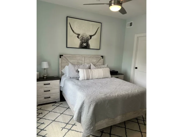 Shawburn Queen Crossbuck Panel Platform Bed - Image 7