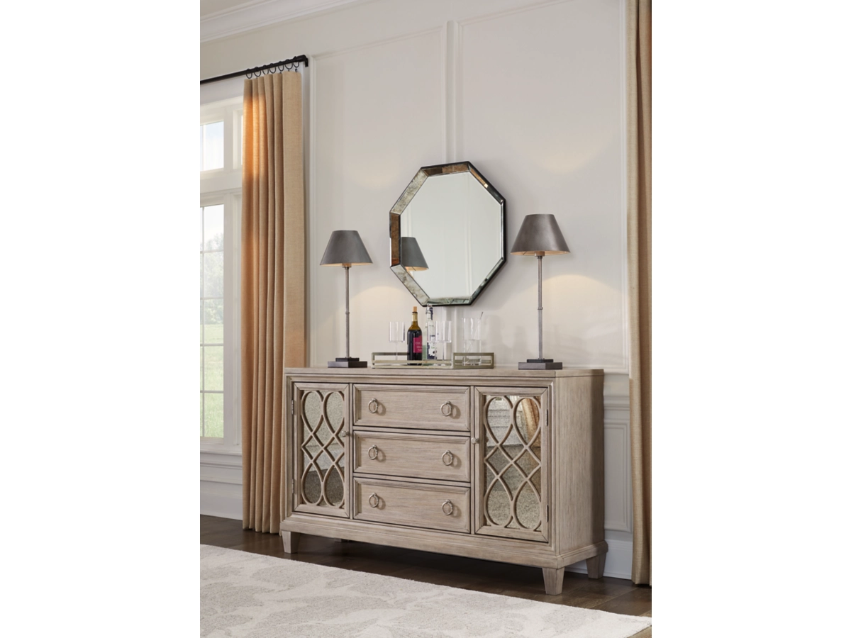 Jorlaina Dining Server